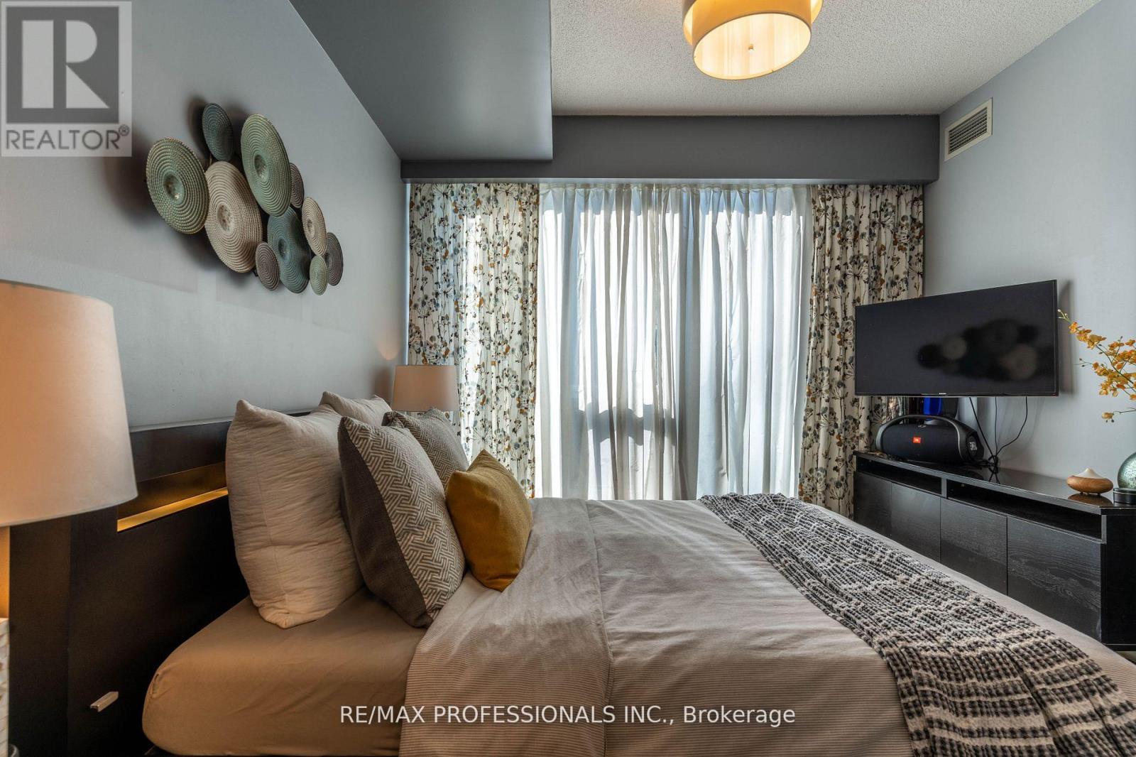 203 - 58 Marine Parade Drive, Toronto, Ontario  M8V 4G1 - Photo 5 - W12668148