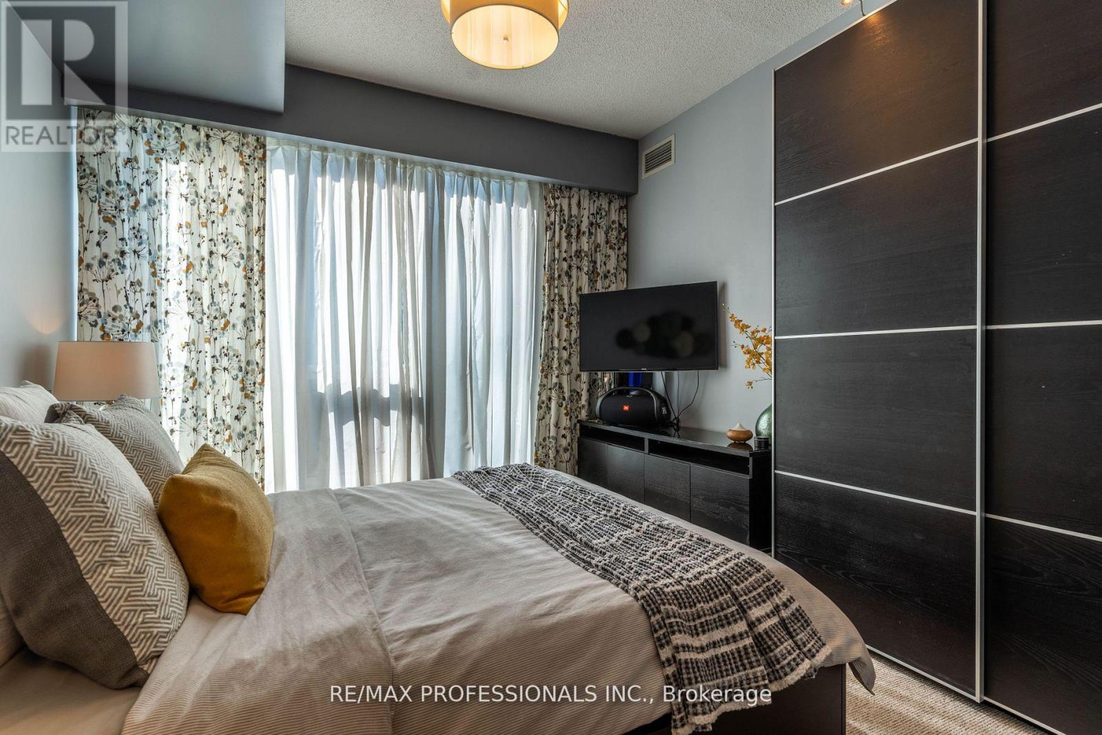 203 - 58 Marine Parade Drive, Toronto, Ontario  M8V 4G1 - Photo 6 - W12668148