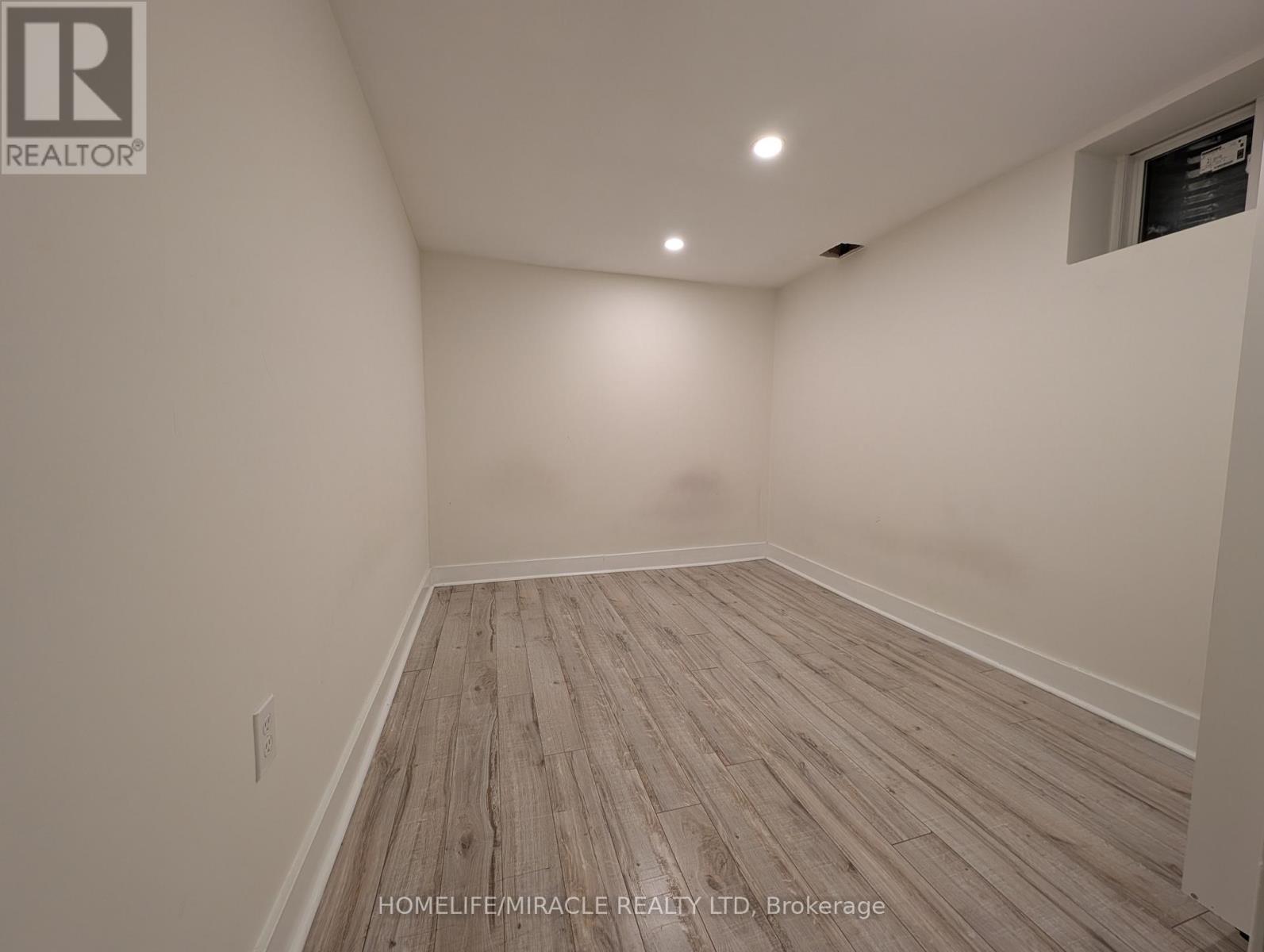 Bsmt - 33 Trammell Lane, Brampton, Ontario  L6Y 4J3 - Photo 5 - W12668152