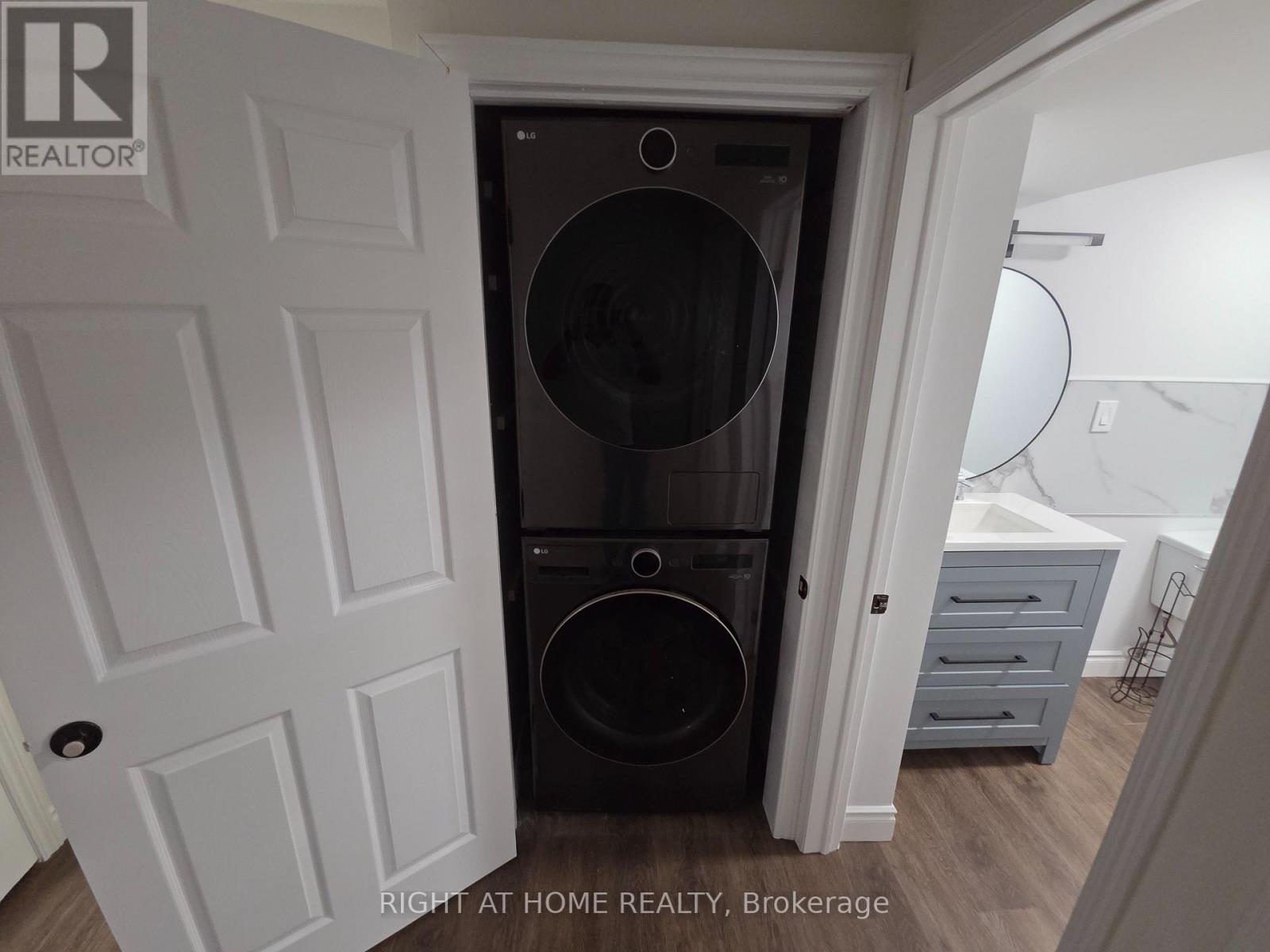 478 Winfield Terrace, Mississauga, Ontario  L5R 1P6 - Photo 10 - W12668170