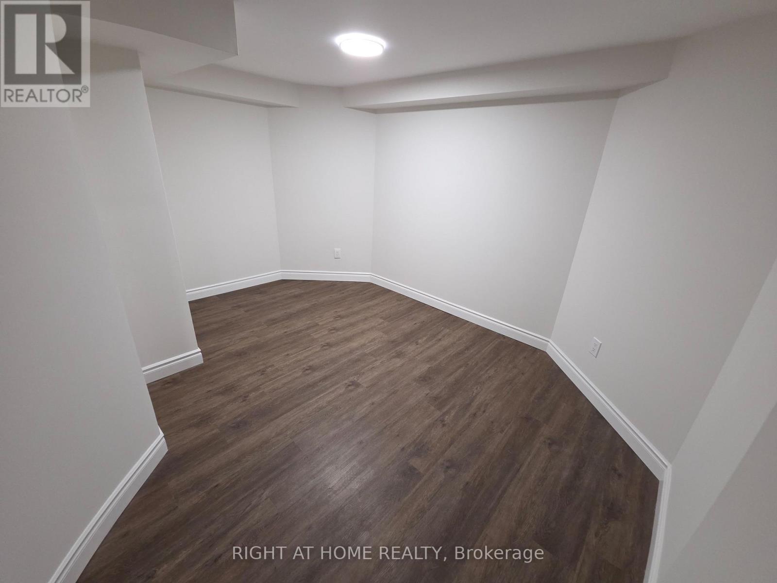 478 Winfield Terrace, Mississauga, Ontario  L5R 1P6 - Photo 4 - W12668170