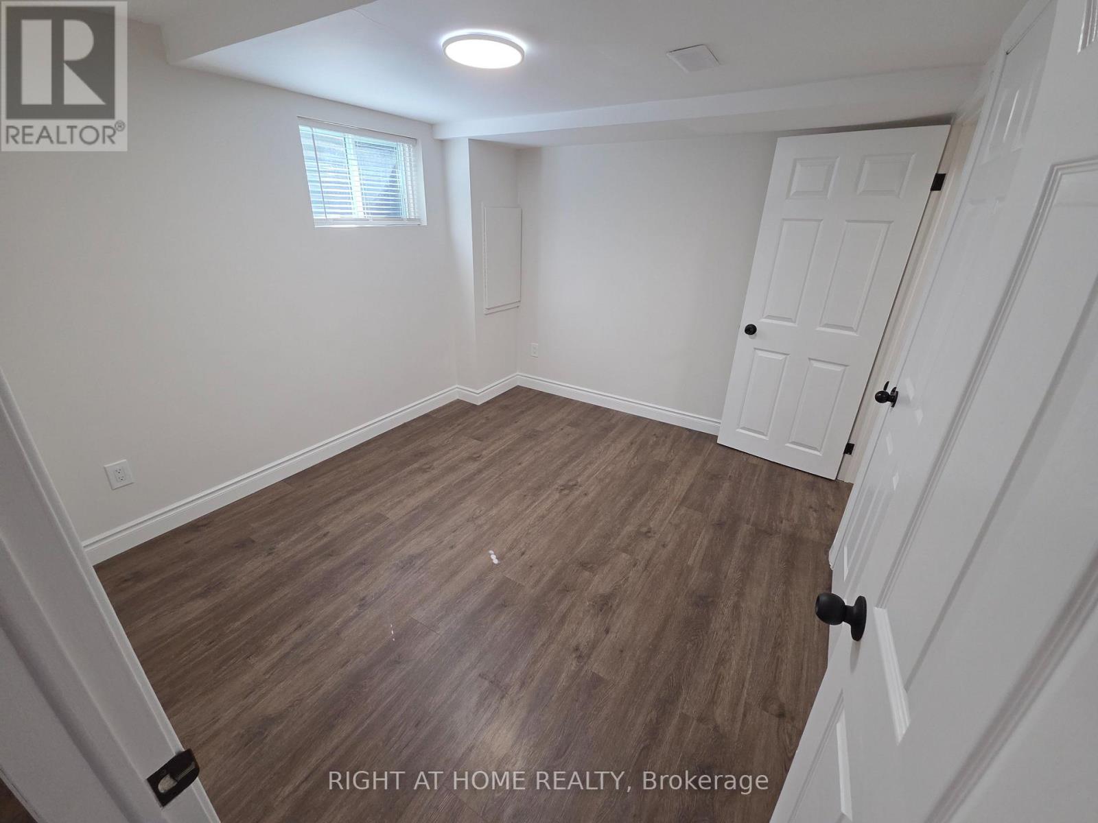 478 Winfield Terrace, Mississauga, Ontario  L5R 1P6 - Photo 6 - W12668170