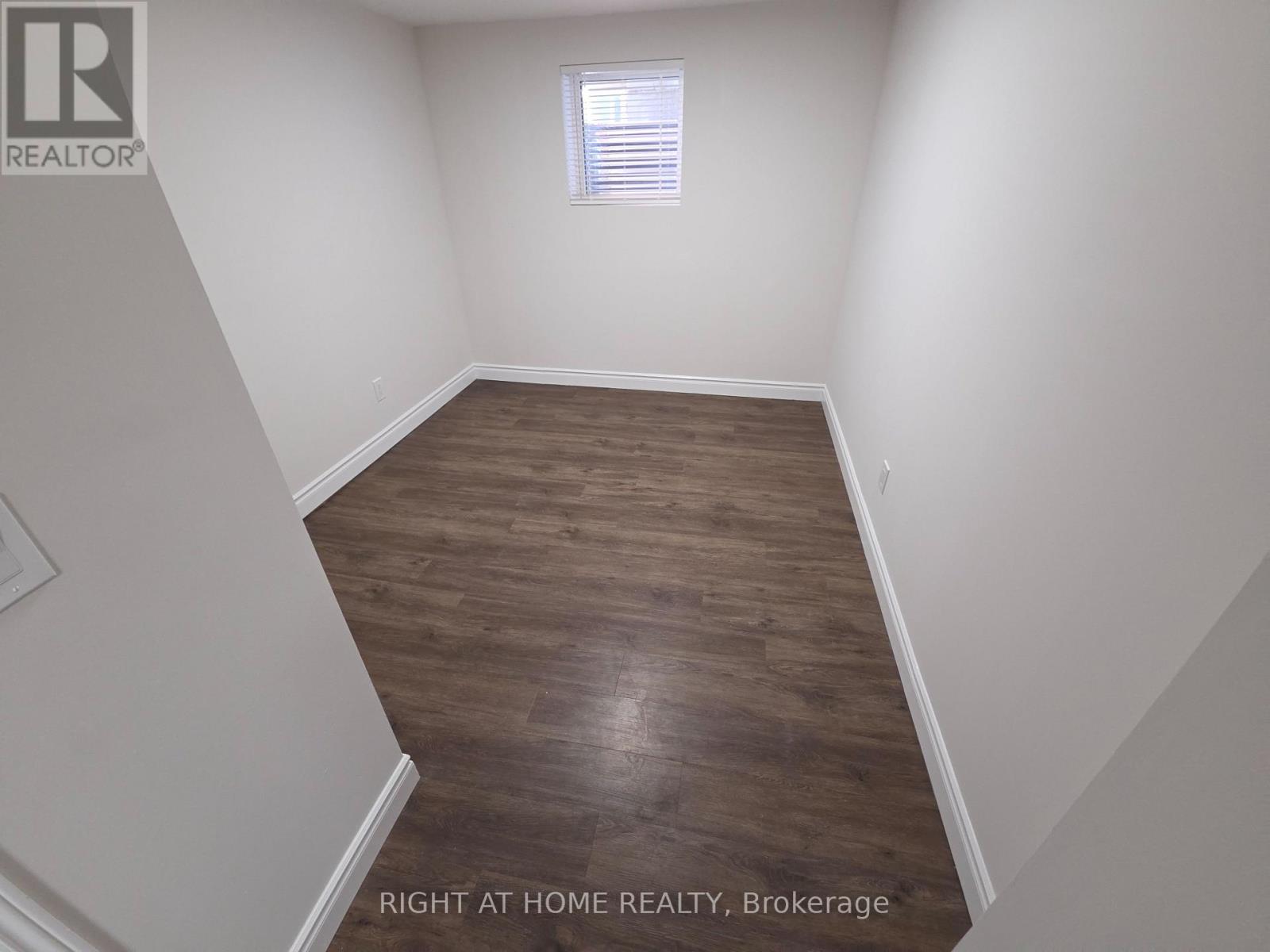 478 Winfield Terrace, Mississauga, Ontario  L5R 1P6 - Photo 9 - W12668170