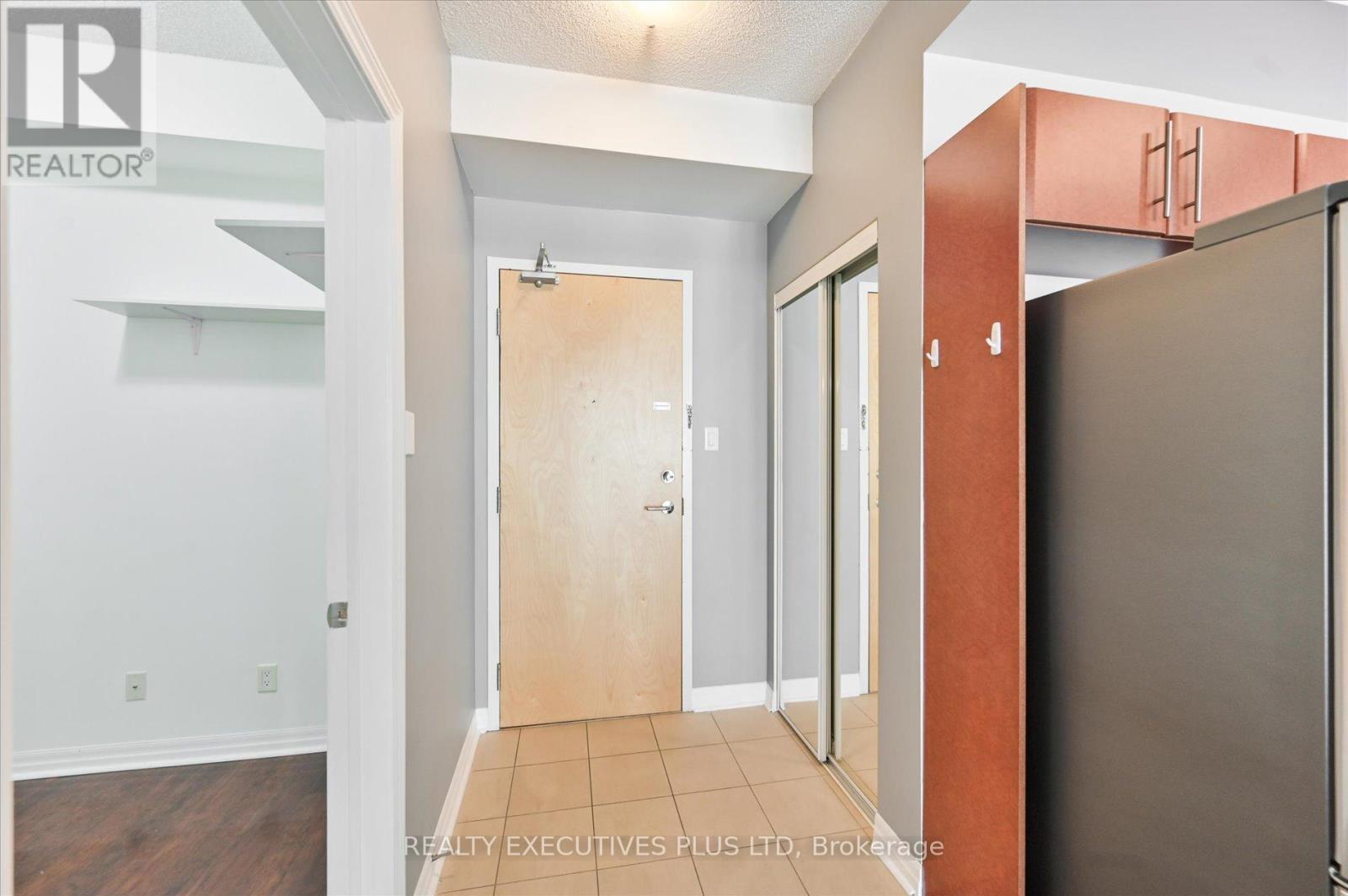 2103 - 3515 Kariya Drive, Mississauga, Ontario  L5B 0C1 - Photo 5 - W12668200