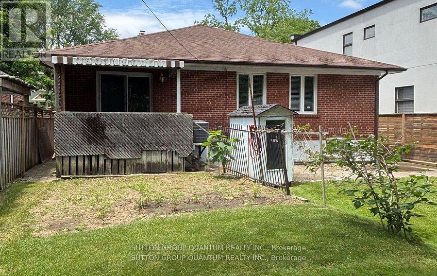 61 Forest Avenue, Mississauga, Ontario  L5G 1L3 - Photo 35 - W12668210