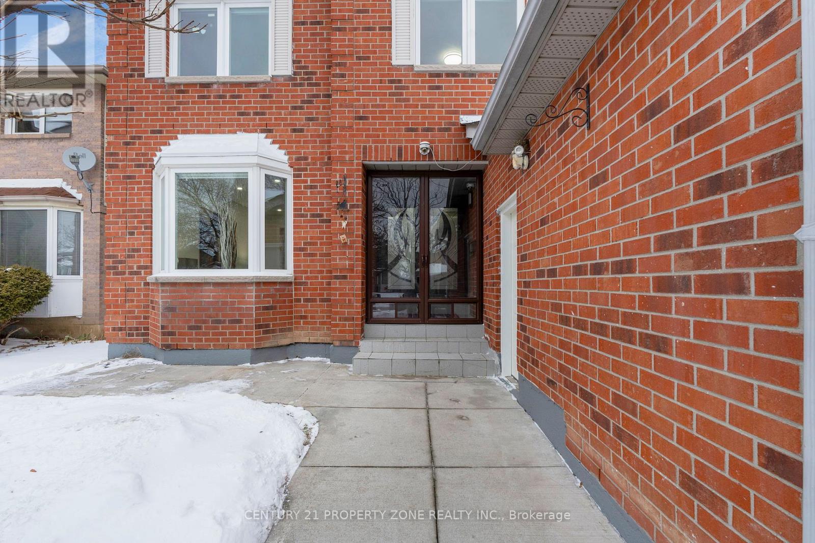 15 Keystone Drive, Brampton, Ontario  L6Y 3K8 - Photo 6 - W12668214