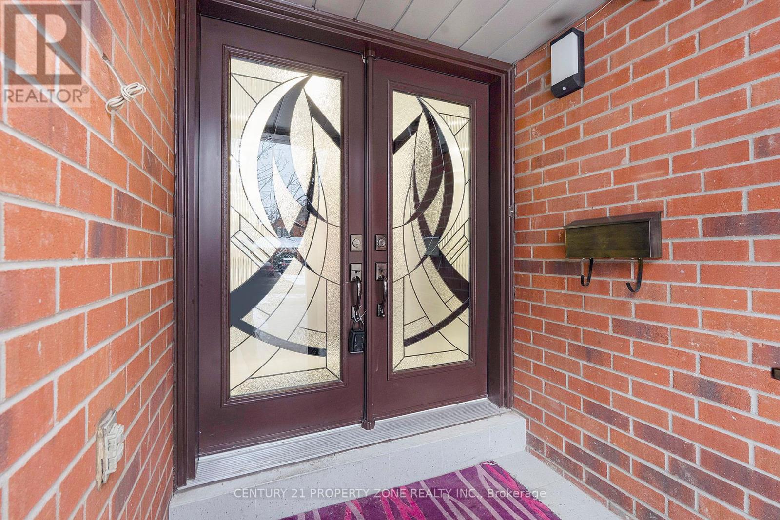 15 Keystone Drive, Brampton, Ontario  L6Y 3K8 - Photo 7 - W12668214