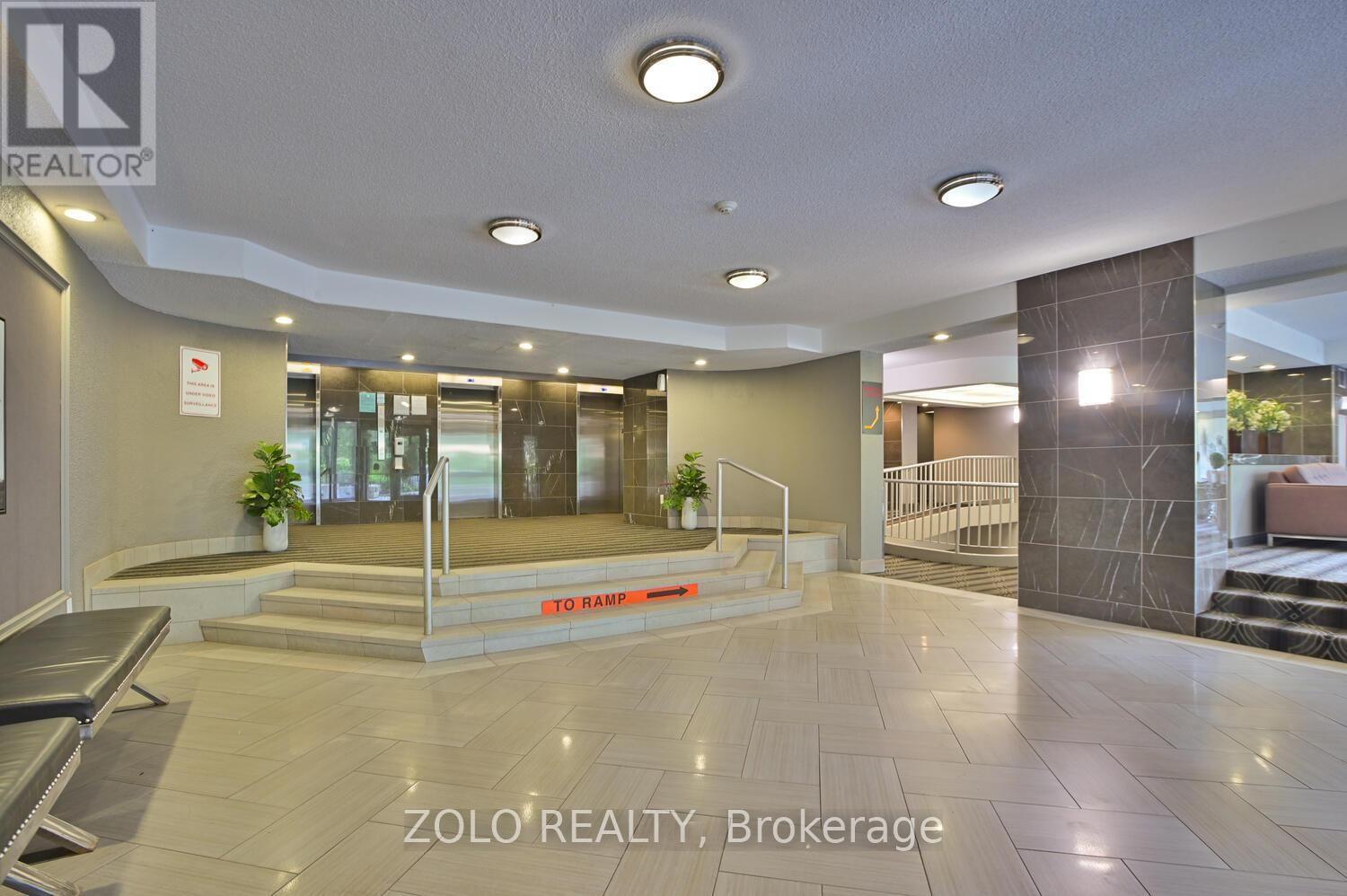 804 - 8 Lisa Street, Brampton, Ontario  L6T 4S6 - Photo 4 - W12668224