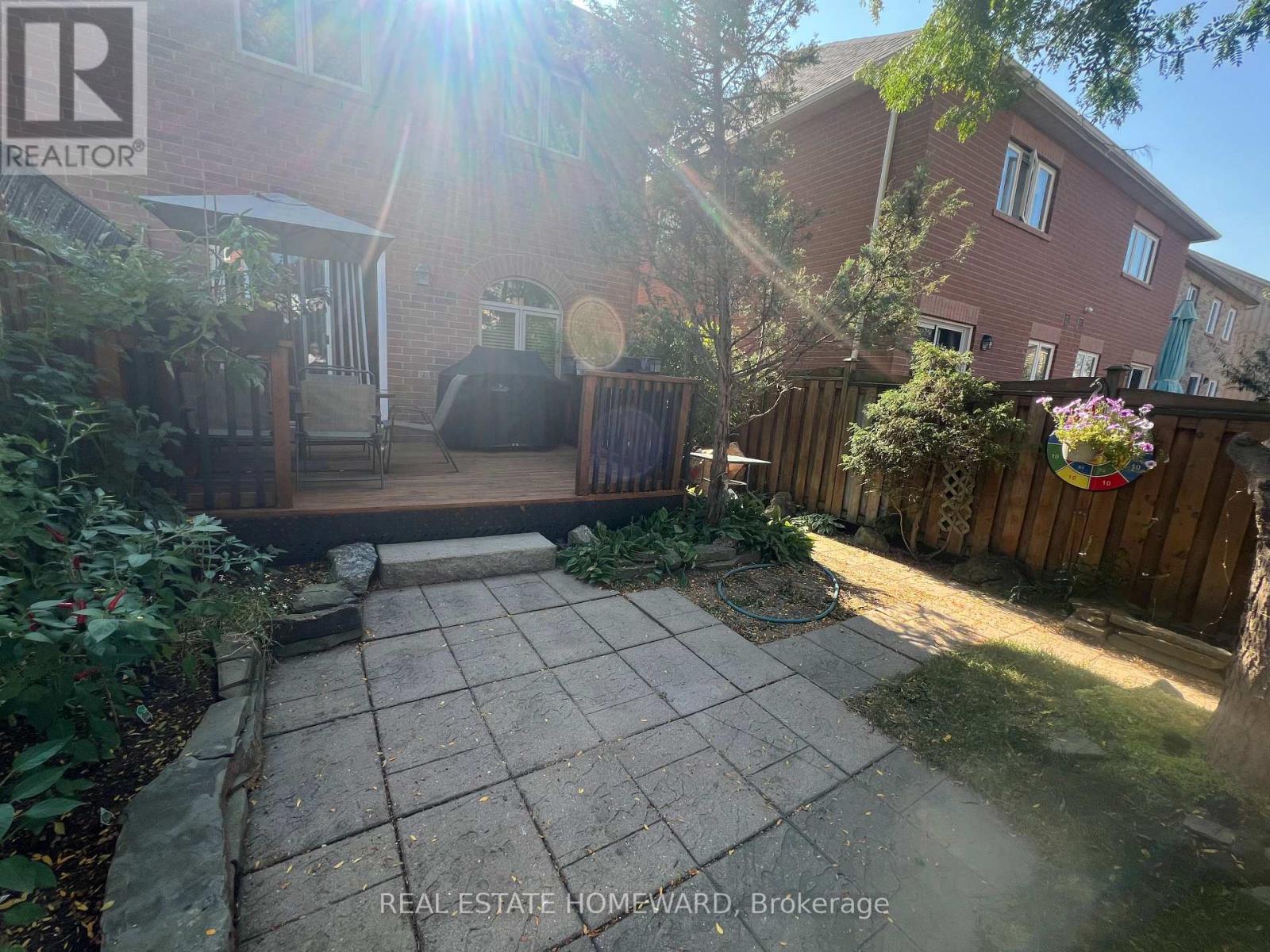 1129 Hickory Hollow Glen, Mississauga, Ontario  L5W 1J4 - Photo 11 - W12668260