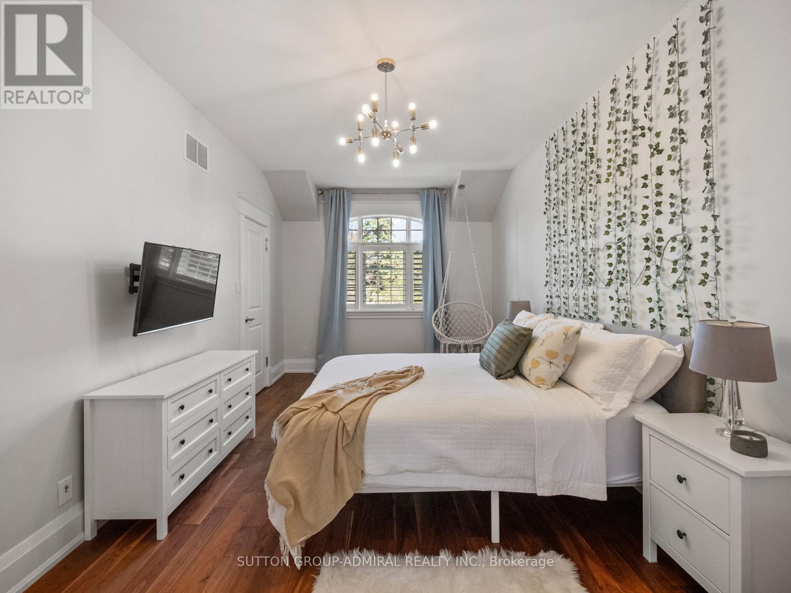 26 Puckeridge Crescent, Toronto, Ontario  M9B 3A2 - Photo 19 - W12668268