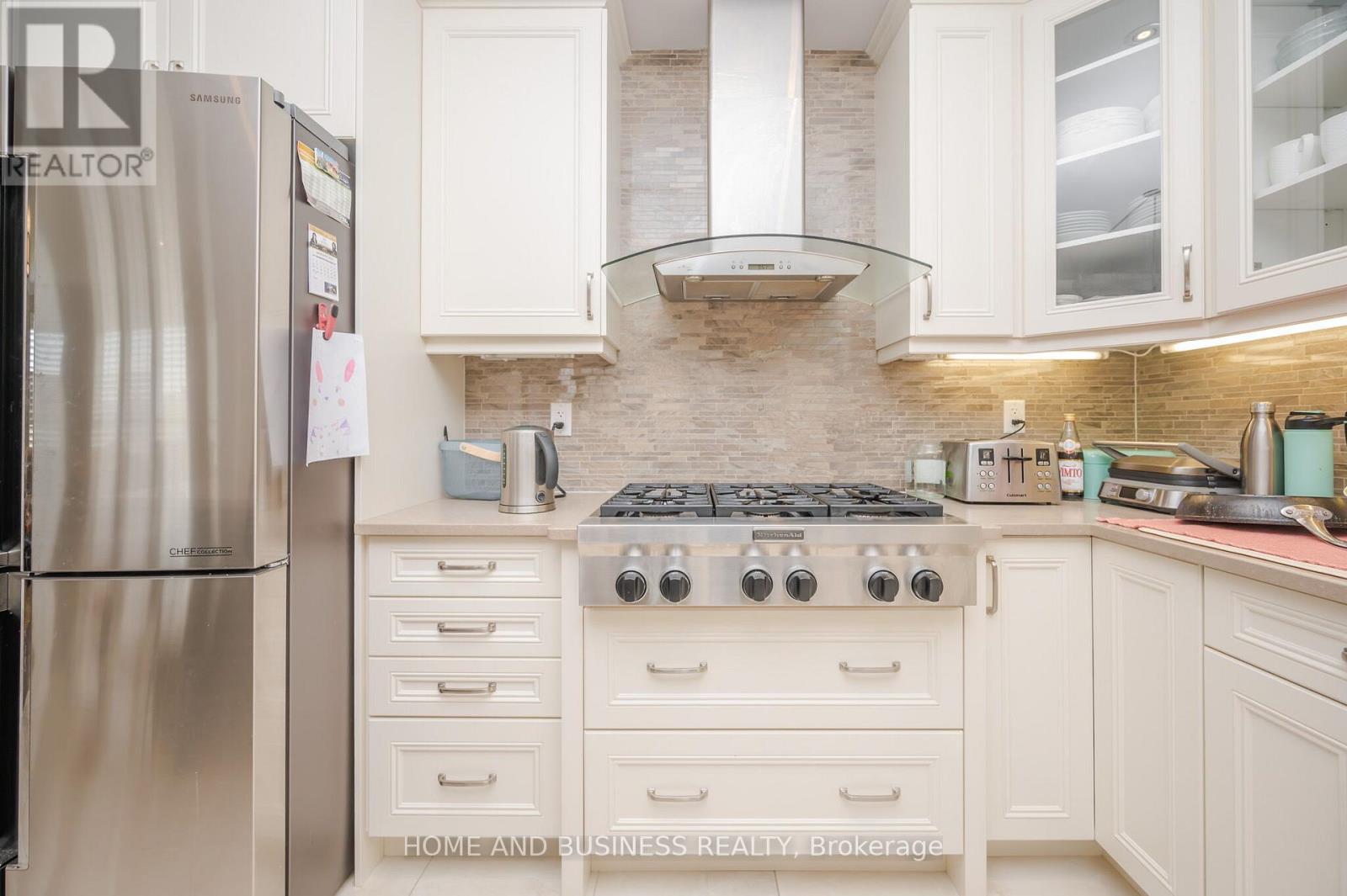 3357 Mintwood Circle, Oakville, Ontario  L6H 0N6 - Photo 13 - W12668290