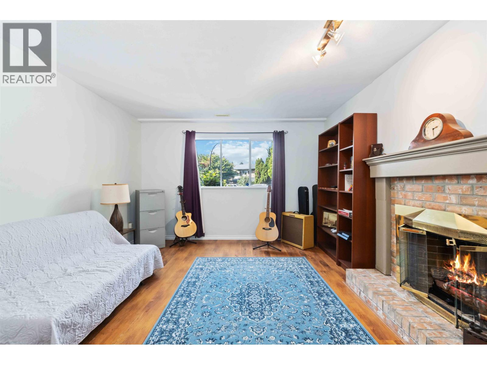 21064 Barker Avenue, Maple Ridge, British Columbia  V2X 8R6 - Photo 19 - R3076275