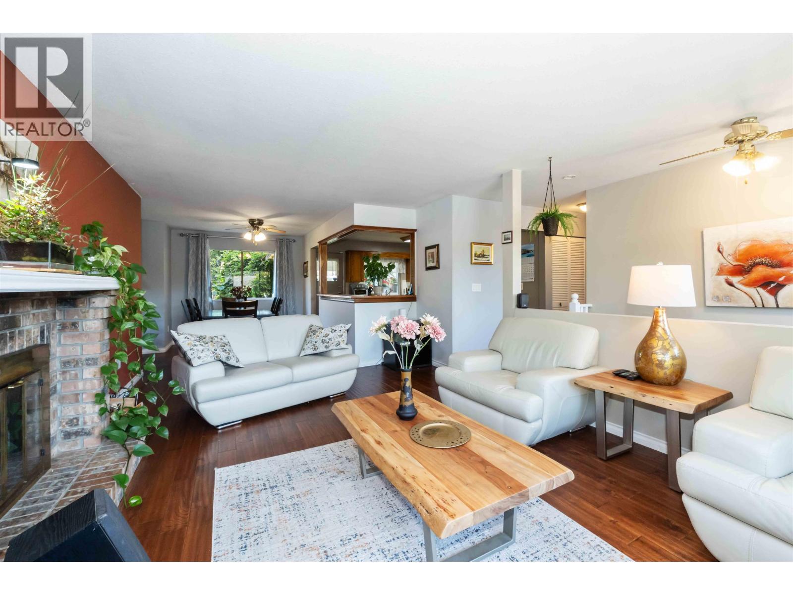 21064 Barker Avenue, Maple Ridge, British Columbia  V2X 8R6 - Photo 7 - R3076275