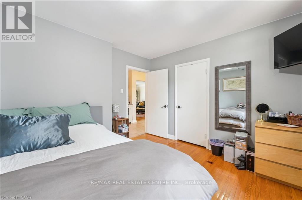 3 - 115 Marlborough Avenue, Kitchener, Ontario  N2M 1H7 - Photo 10 - X12667844