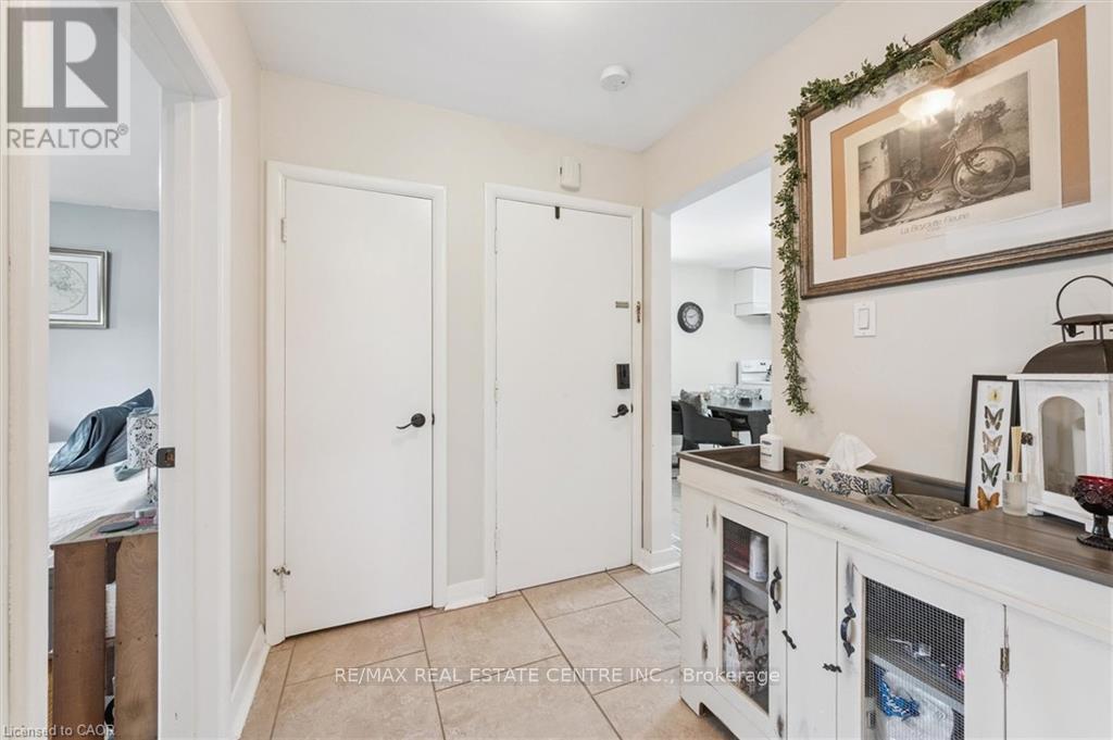 3 - 115 Marlborough Avenue, Kitchener, Ontario  N2M 1H7 - Photo 3 - X12667844