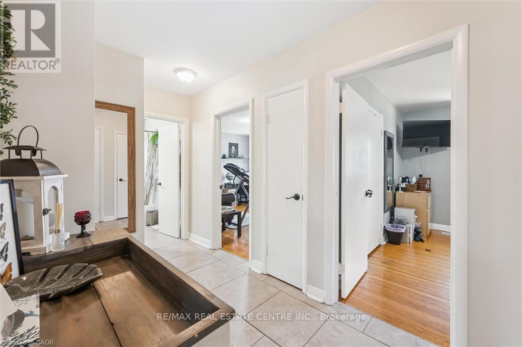 3 - 115 Marlborough Avenue, Kitchener, Ontario  N2M 1H7 - Photo 4 - X12667844