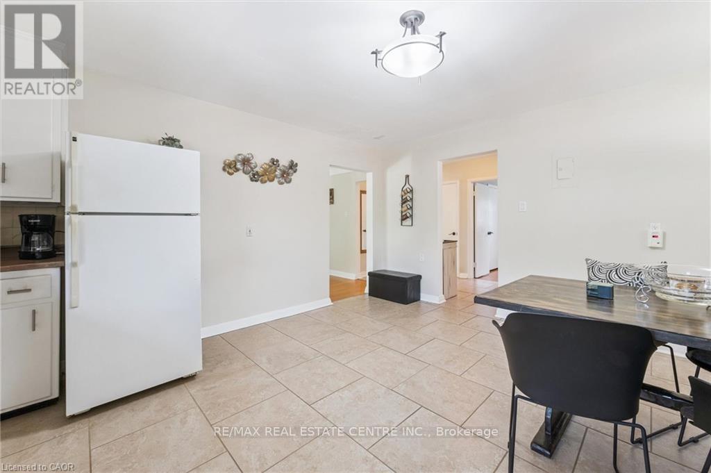 3 - 115 Marlborough Avenue, Kitchener, Ontario  N2M 1H7 - Photo 6 - X12667844