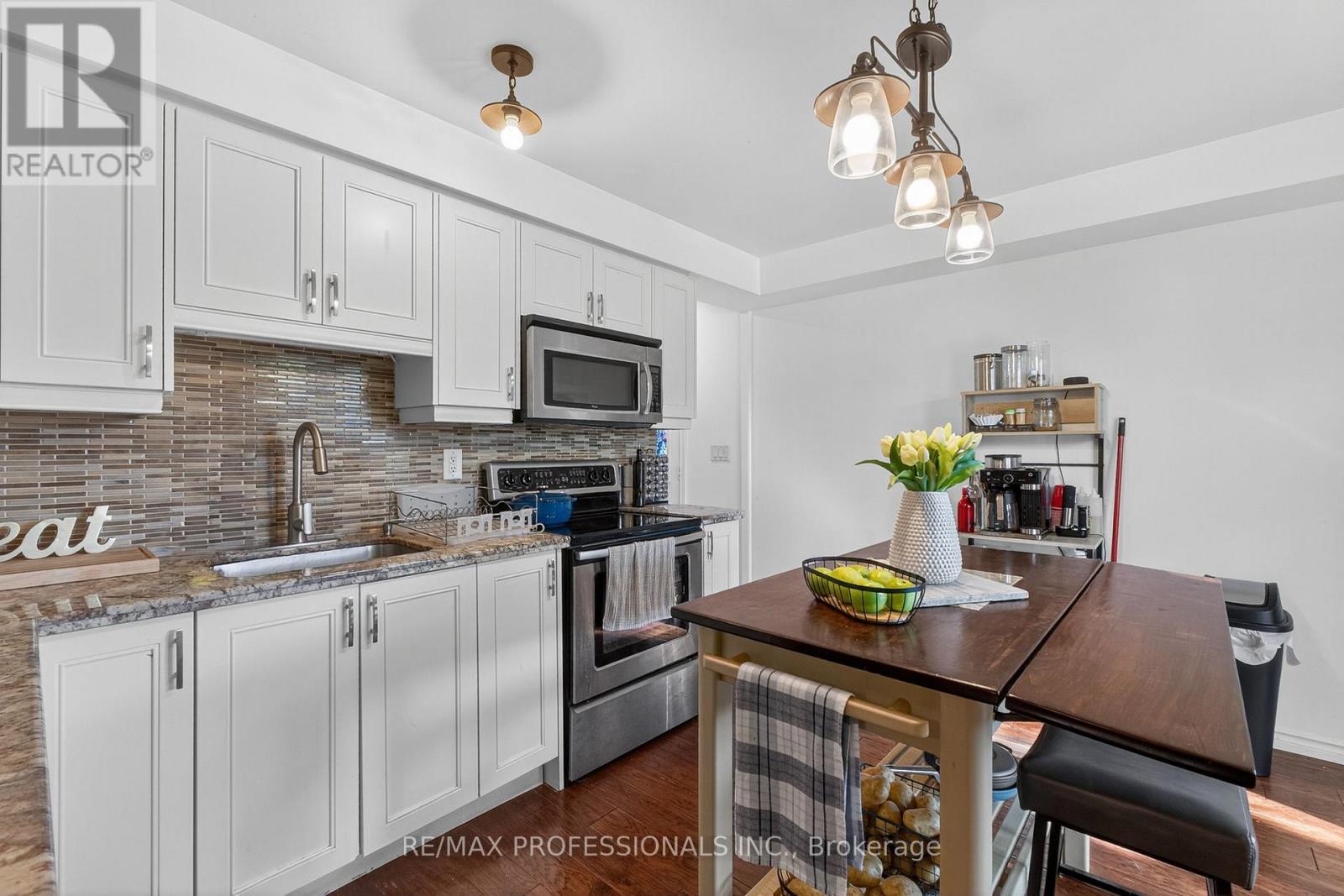 19 Salina Place, Hamilton, Ontario  L8G 4L4 - Photo 18 - X12667956