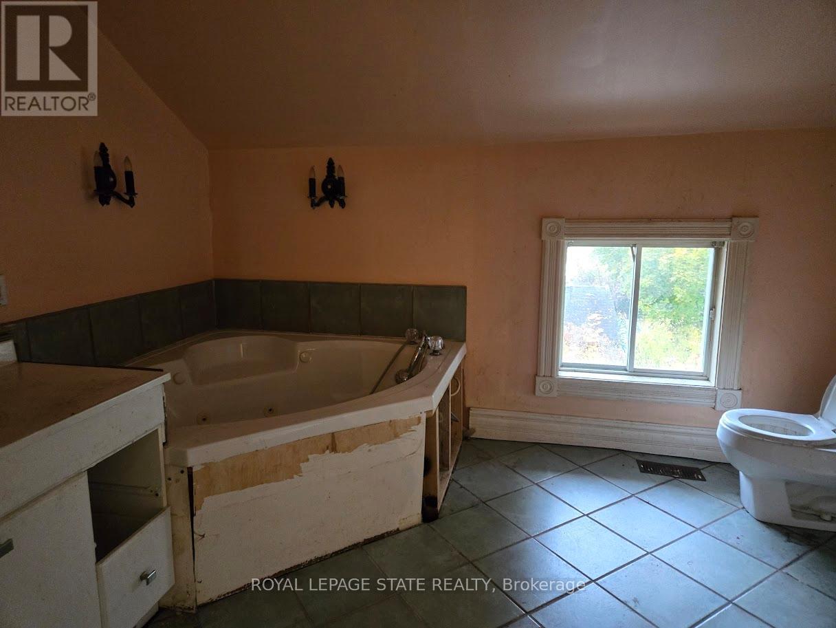 4336 Elgin Street, Niagara Falls, Ontario  L2E 2X8 - Photo 8 - X12668182