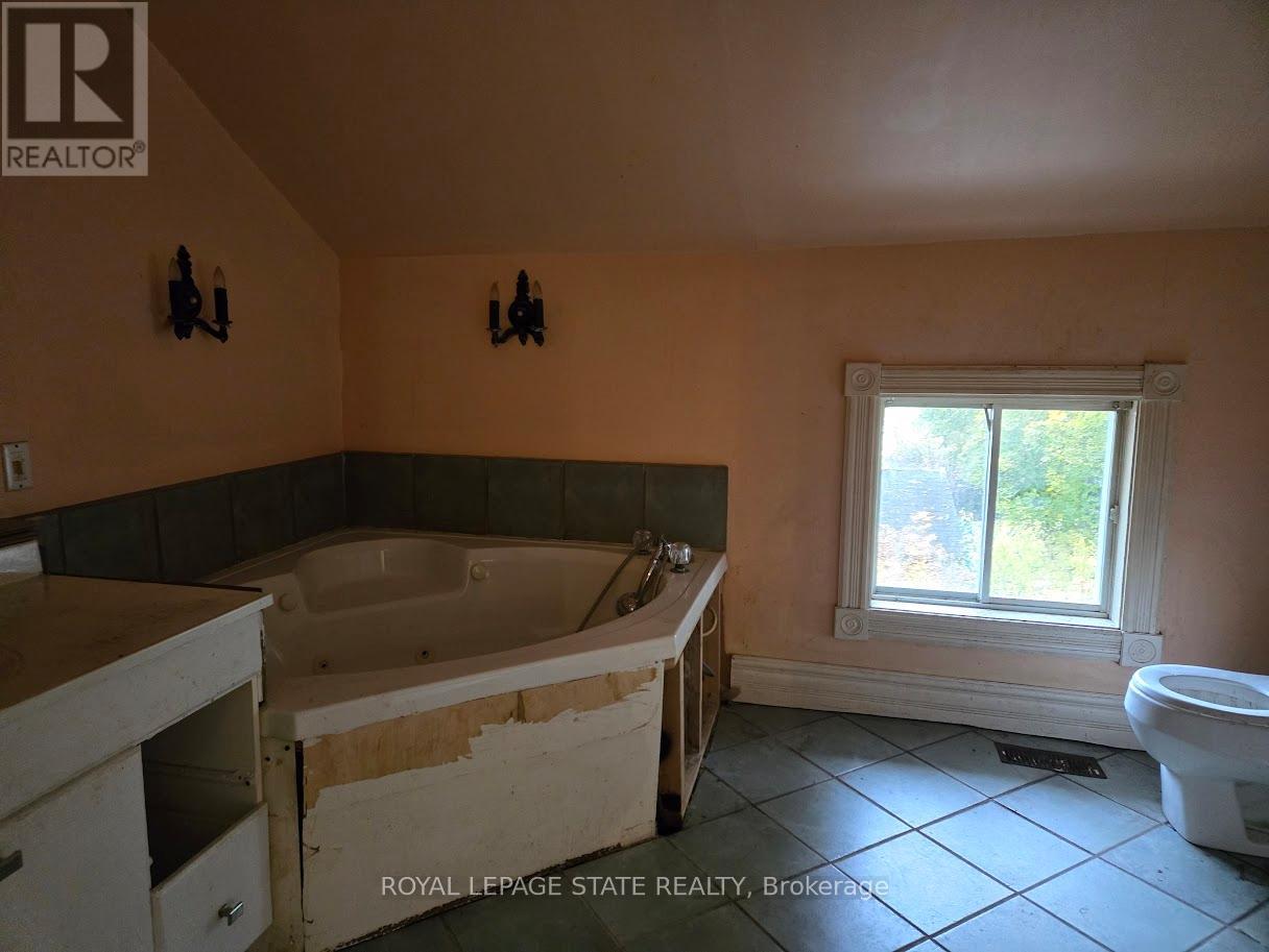 4336 Elgin Street, Niagara Falls, Ontario  L2E 2X8 - Photo 9 - X12668182