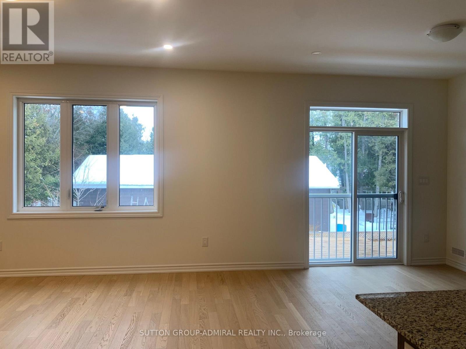 63 Hillcroft Way, Kawartha Lakes, Ontario  L8J 3W9 - Photo 6 - X12668188