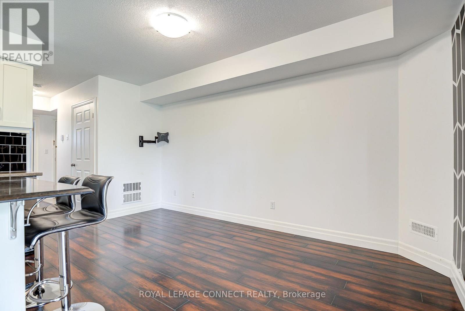 5b - 1180 Countrystone Drive, Kitchener, Ontario  N2N 0B9 - Photo 11 - X12668212