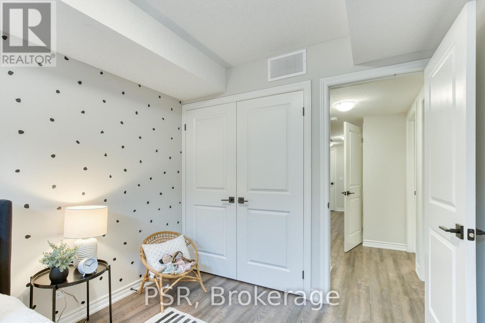 23 - 235 Chapel Hill Drive, Kitchener, Ontario  N2R 0S4 - Photo 25 - X12668272