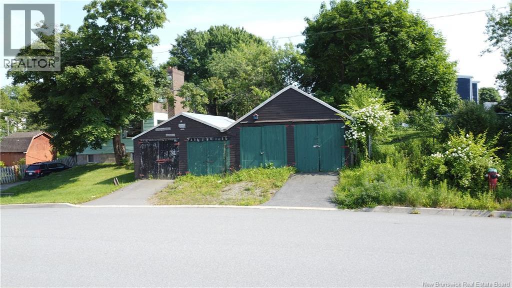 8 Newman Street, Saint John, New Brunswick  E2K 1X5 - Photo 2 - NB131618