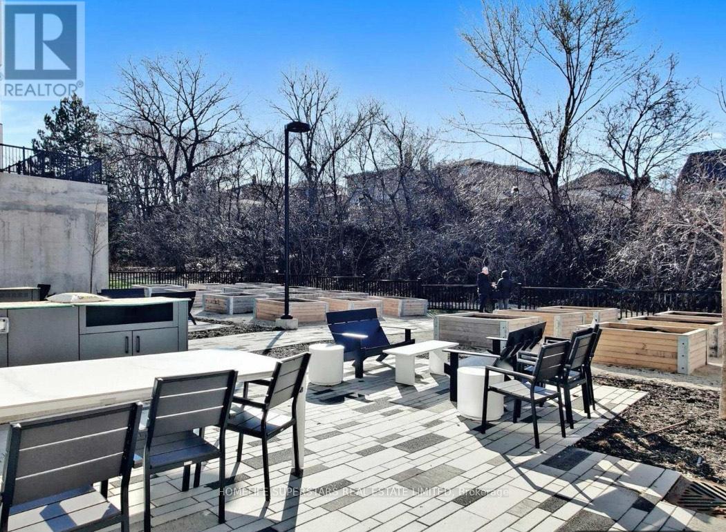 B104 - 150 Canon Jackson Drive E, Toronto, Ontario  M6M 0B7 - Photo 14 - W12564634