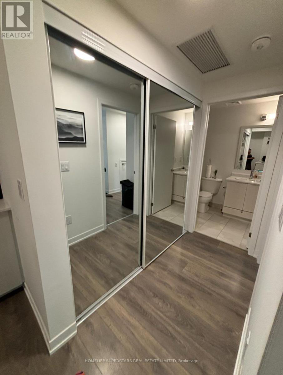 B104 - 150 Canon Jackson Drive E, Toronto, Ontario  M6M 0B7 - Photo 6 - W12564634