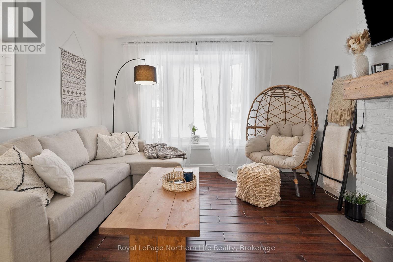 15 Tweedsmuir Drive, North Bay, Ontario  P1A 2V3 - Photo 4 - X12668406