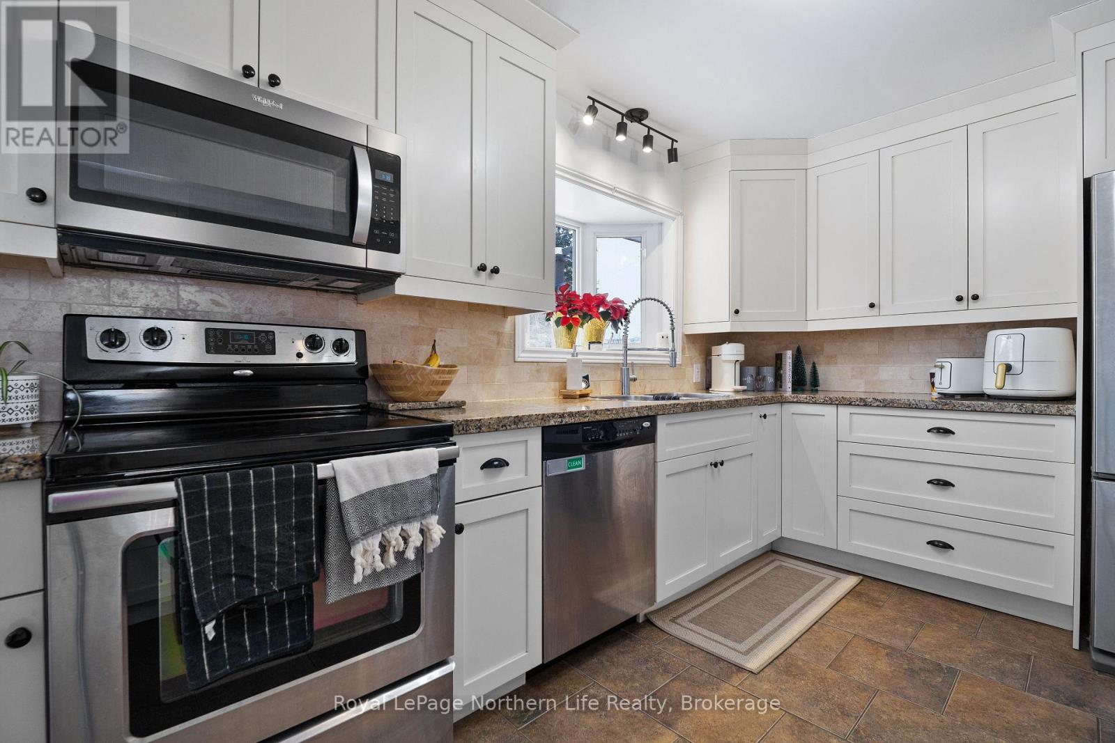 15 Tweedsmuir Drive, North Bay, Ontario  P1A 2V3 - Photo 9 - X12668406