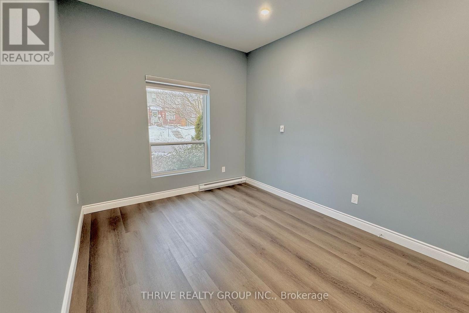 3 - 140 Ridout Street S, London South, Ontario  N6C 3X6 - Photo 11 - X12668316