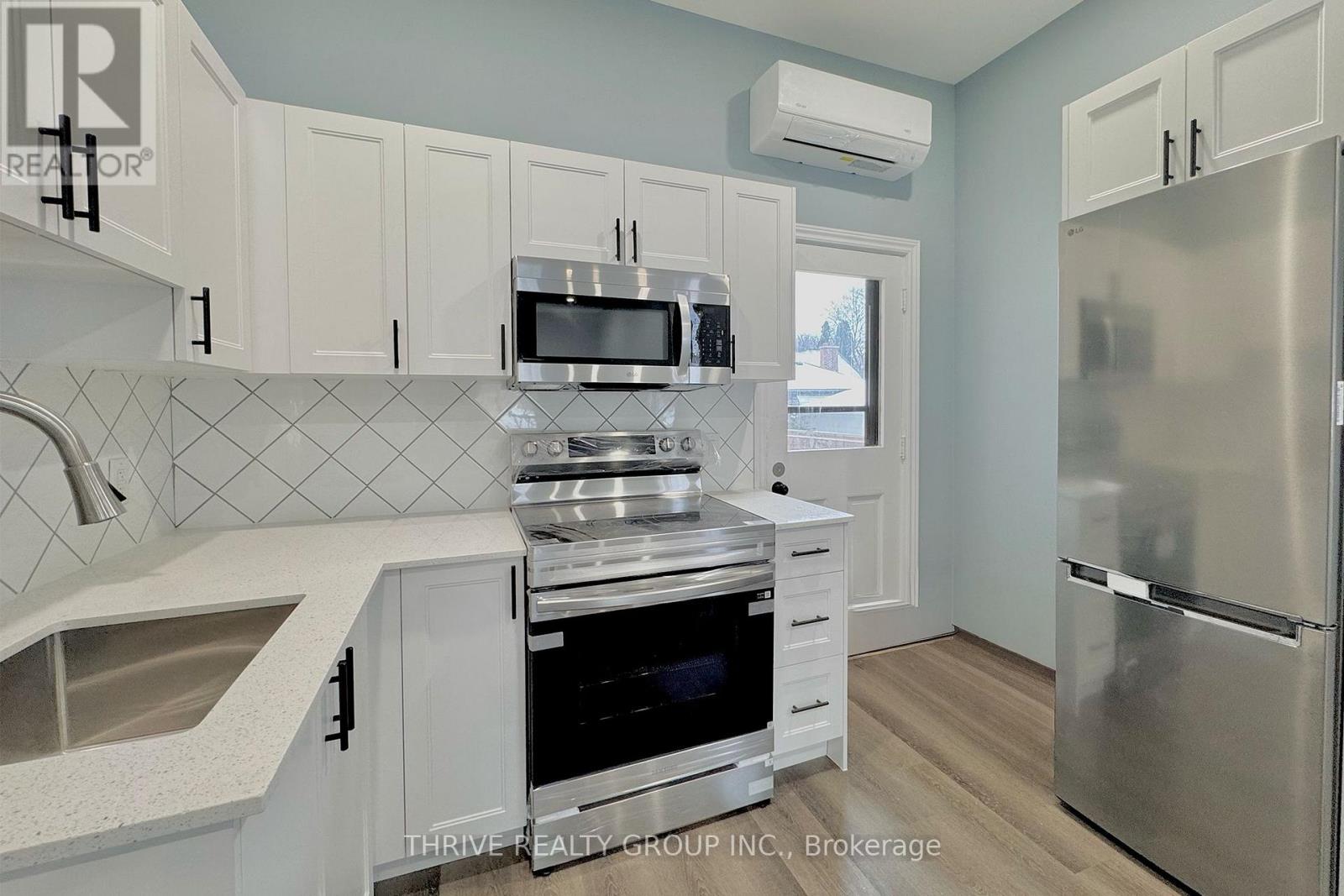 3 - 140 Ridout Street S, London South, Ontario  N6C 3X6 - Photo 14 - X12668316