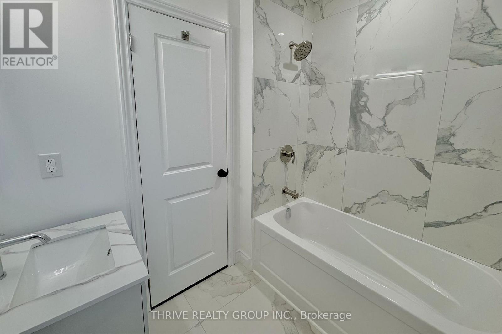 3 - 140 Ridout Street S, London South, Ontario  N6C 3X6 - Photo 18 - X12668316