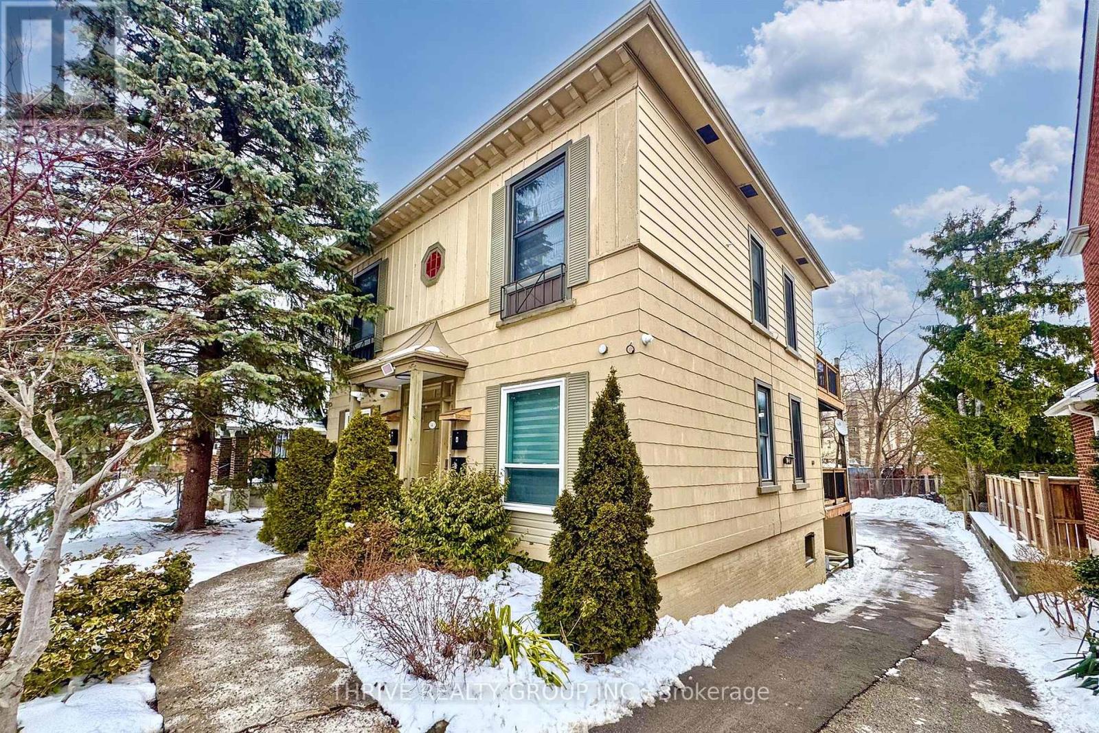 3 - 140 Ridout Street S, London South, Ontario  N6C 3X6 - Photo 2 - X12668316