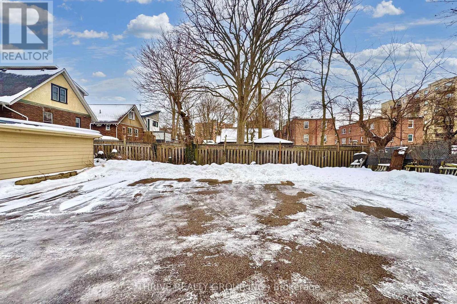 3 - 140 Ridout Street S, London South, Ontario  N6C 3X6 - Photo 26 - X12668316