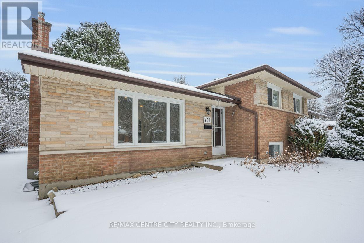 700 Glengyle Crescent, London North, Ontario  N5X 1X7 - Photo 3 - X12668322