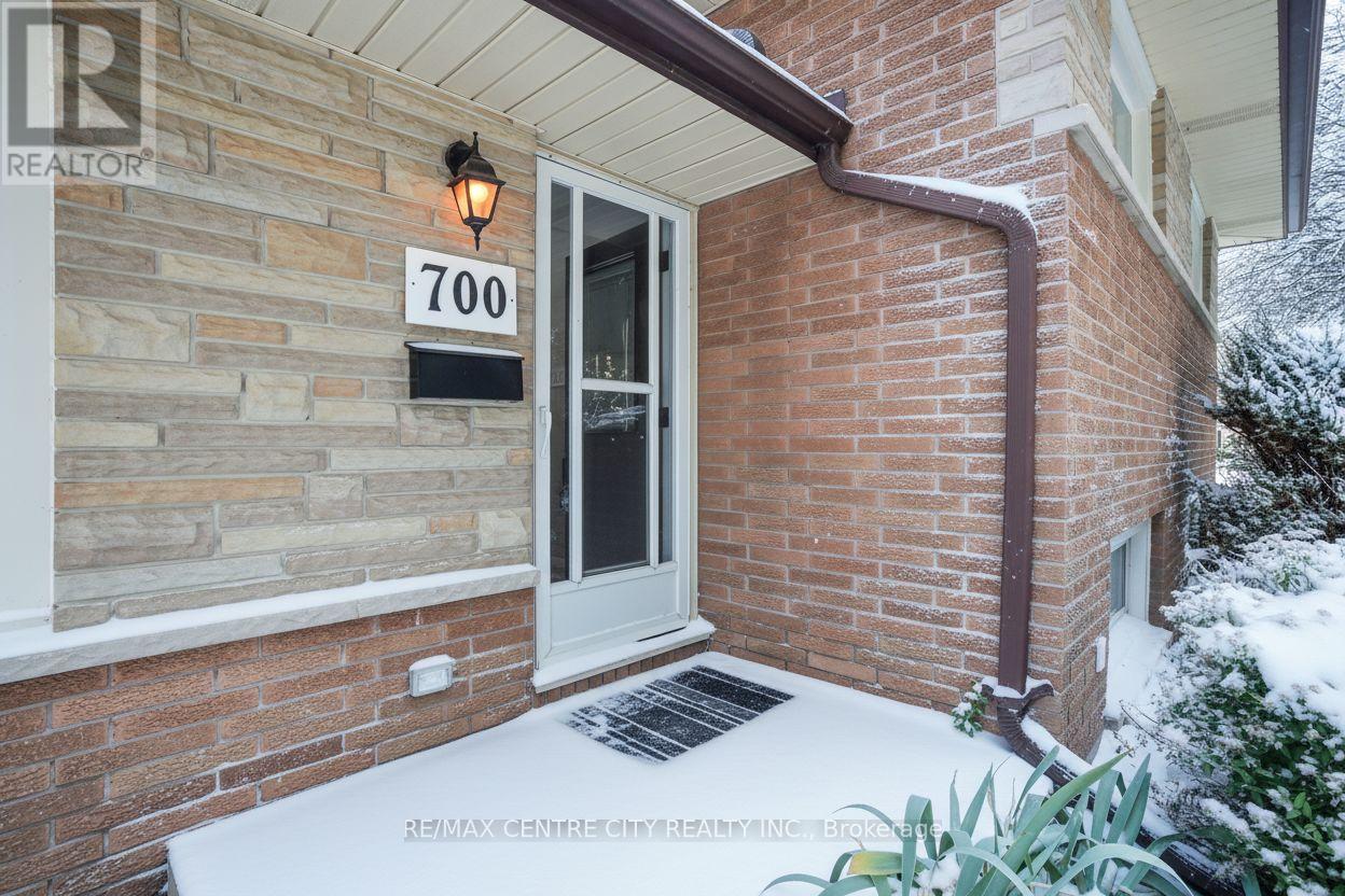 700 Glengyle Crescent, London North, Ontario  N5X 1X7 - Photo 4 - X12668322