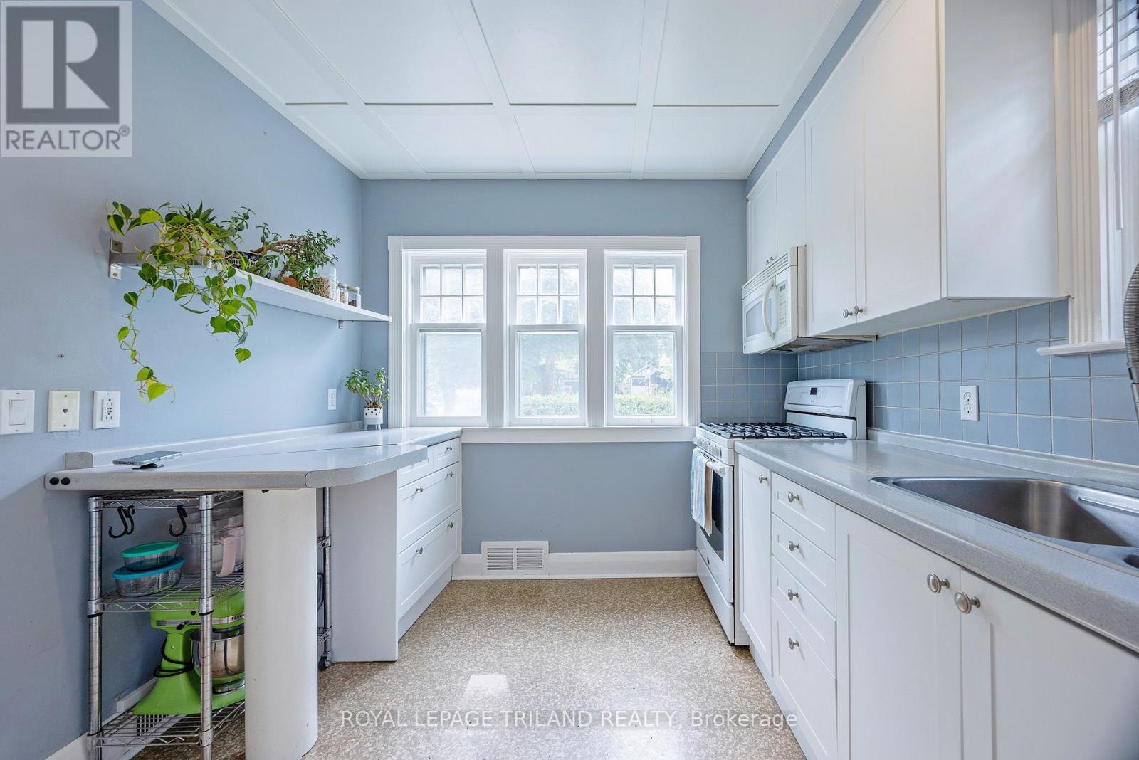 176 Devonshire Avenue, London South, Ontario  N6C 2J1 - Photo 8 - X12668352