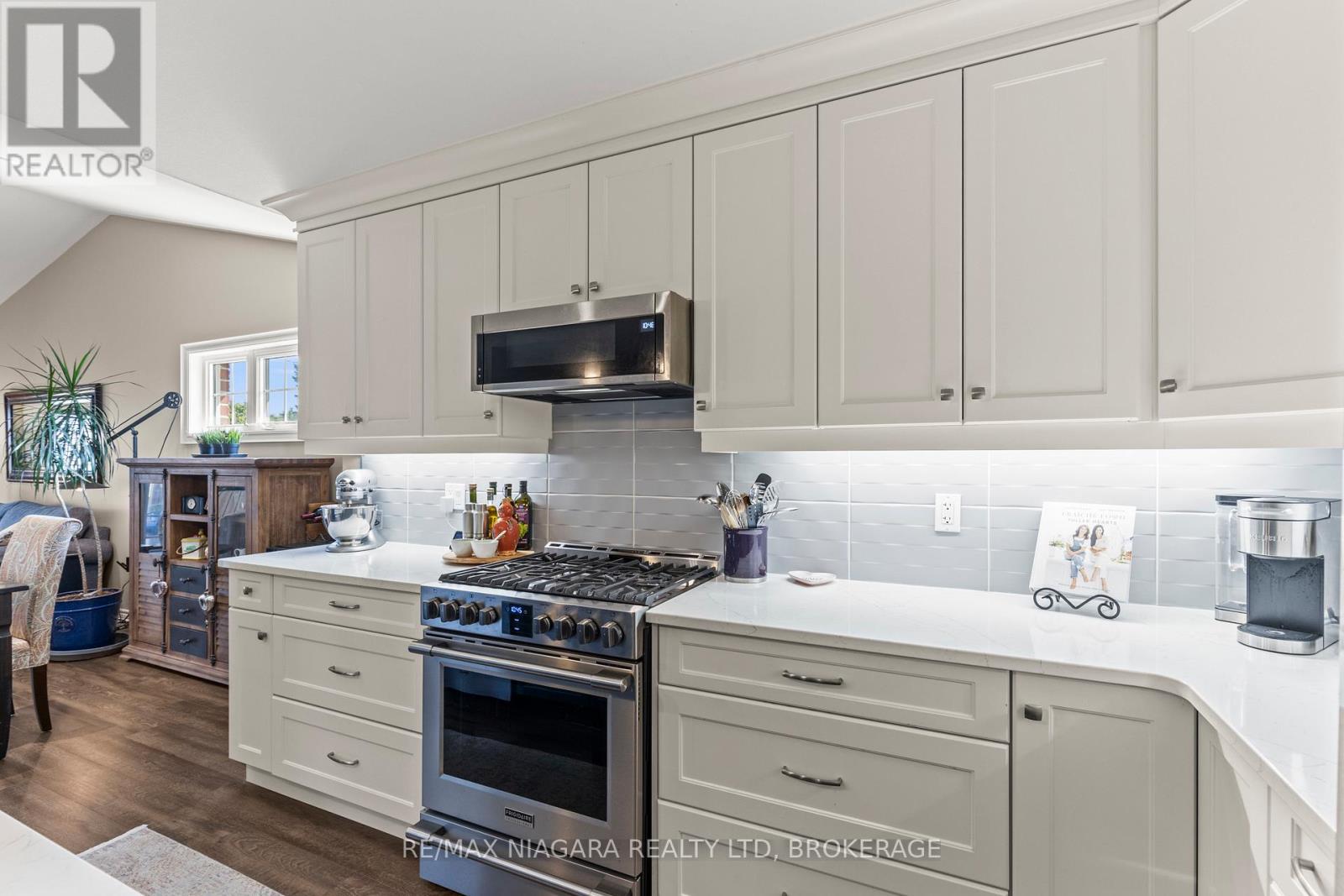 149 Acacia Road, Pelham, Ontario  L0S 1E6 - Photo 9 - X12668372