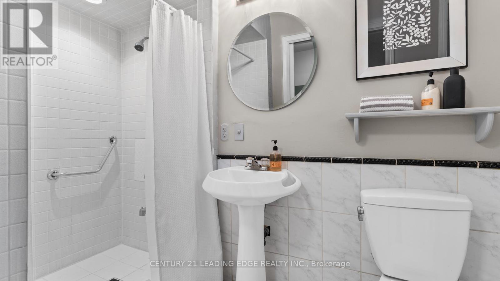 42 Tanager Square, Brampton, Ontario  L6Z 1X2 - Photo 6 - W12665828