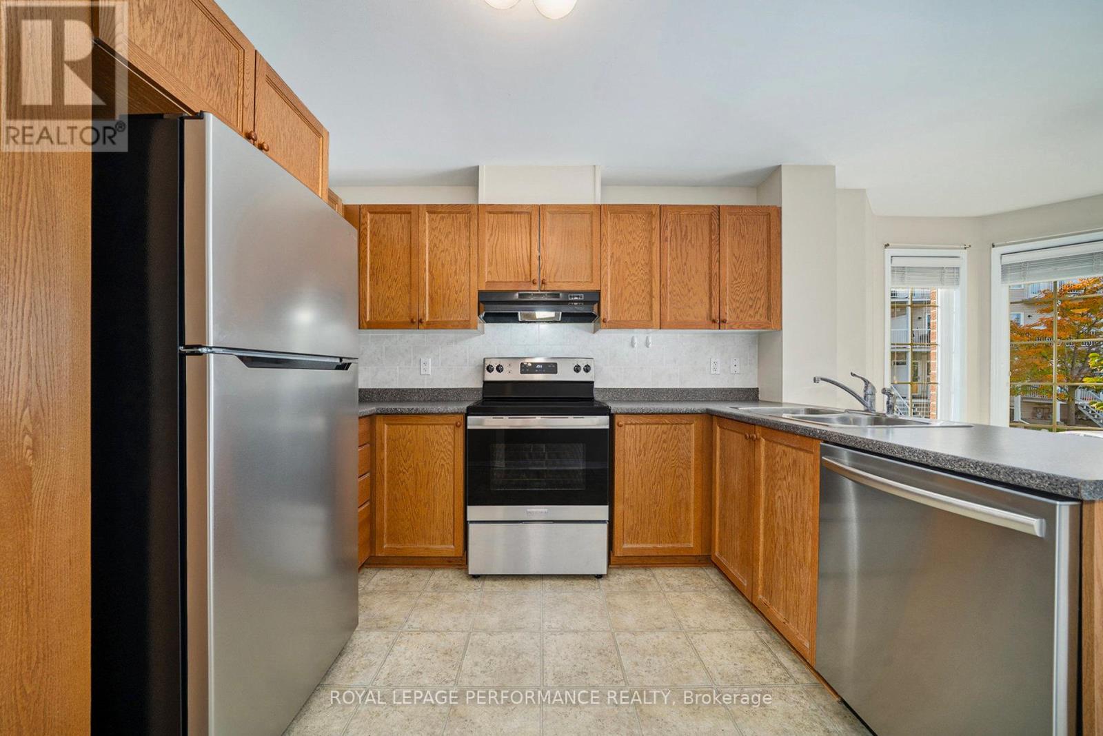 52 - 130 Berrigan Drive, Ottawa, Ontario  K2J 0J3 - Photo 4 - X12465602