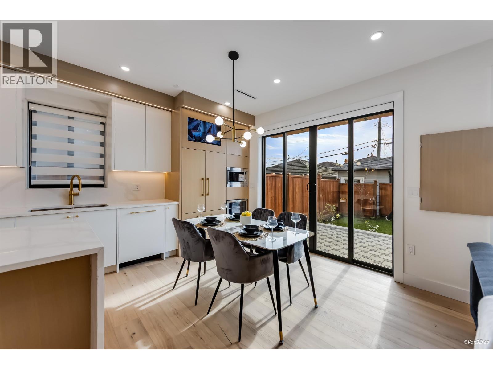 2 150 E 51st Avenue, Vancouver, British Columbia  V5X 1C3 - Photo 7 - R3076392