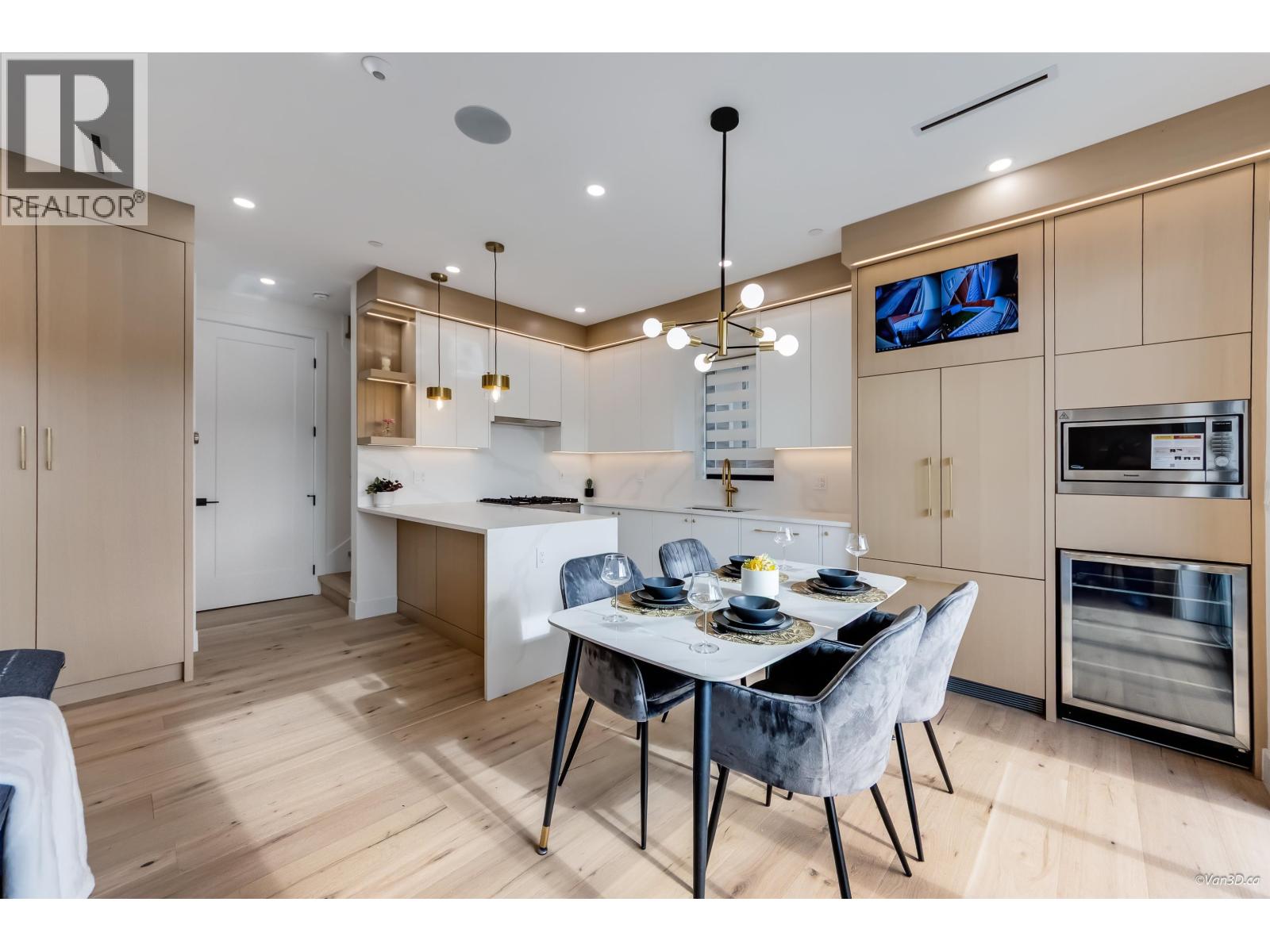 2 150 E 51st Avenue, Vancouver, British Columbia  V5X 1C3 - Photo 8 - R3076392