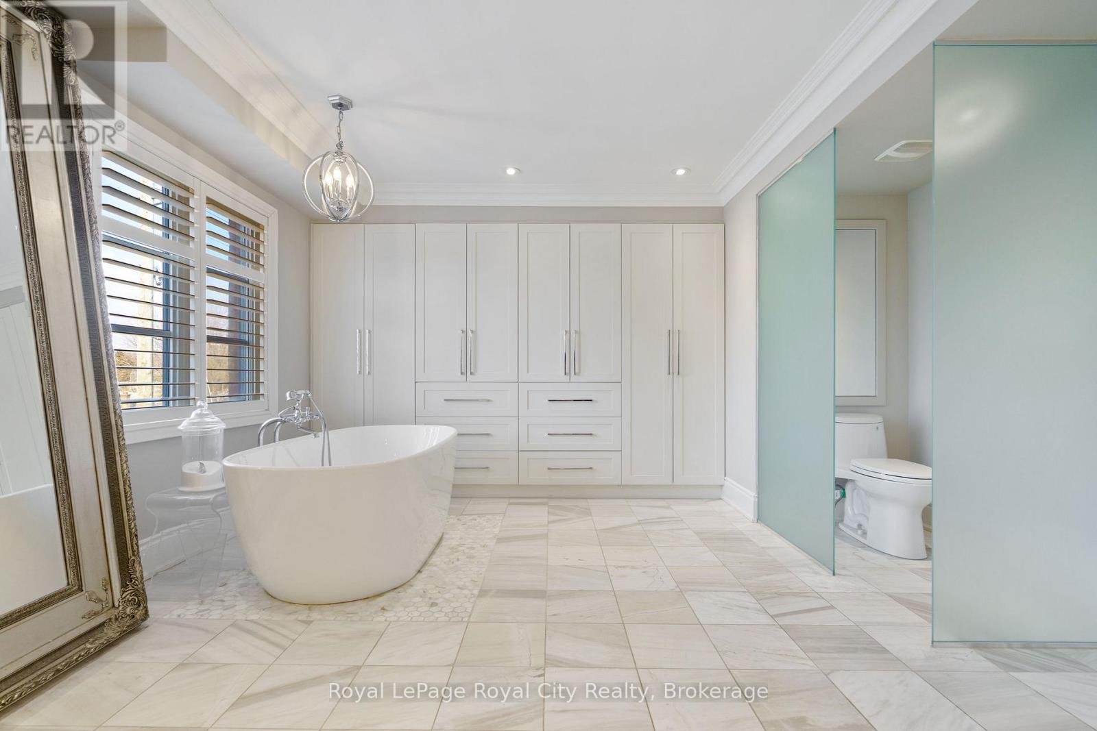 216 Rebecca Street, Oakville (Co Central), Ontario  L6K 1J9 - Photo 36 - W12668404