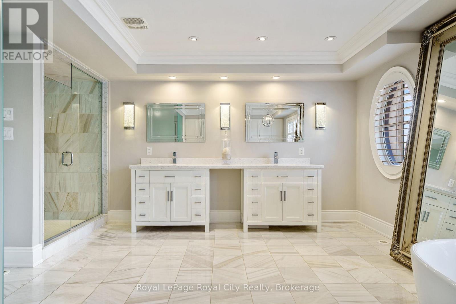 216 Rebecca Street, Oakville (Co Central), Ontario  L6K 1J9 - Photo 37 - W12668404