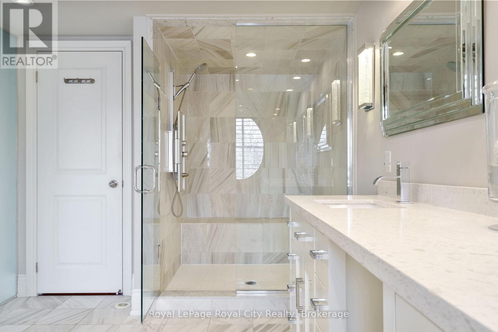 216 Rebecca Street, Oakville (Co Central), Ontario  L6K 1J9 - Photo 38 - W12668404