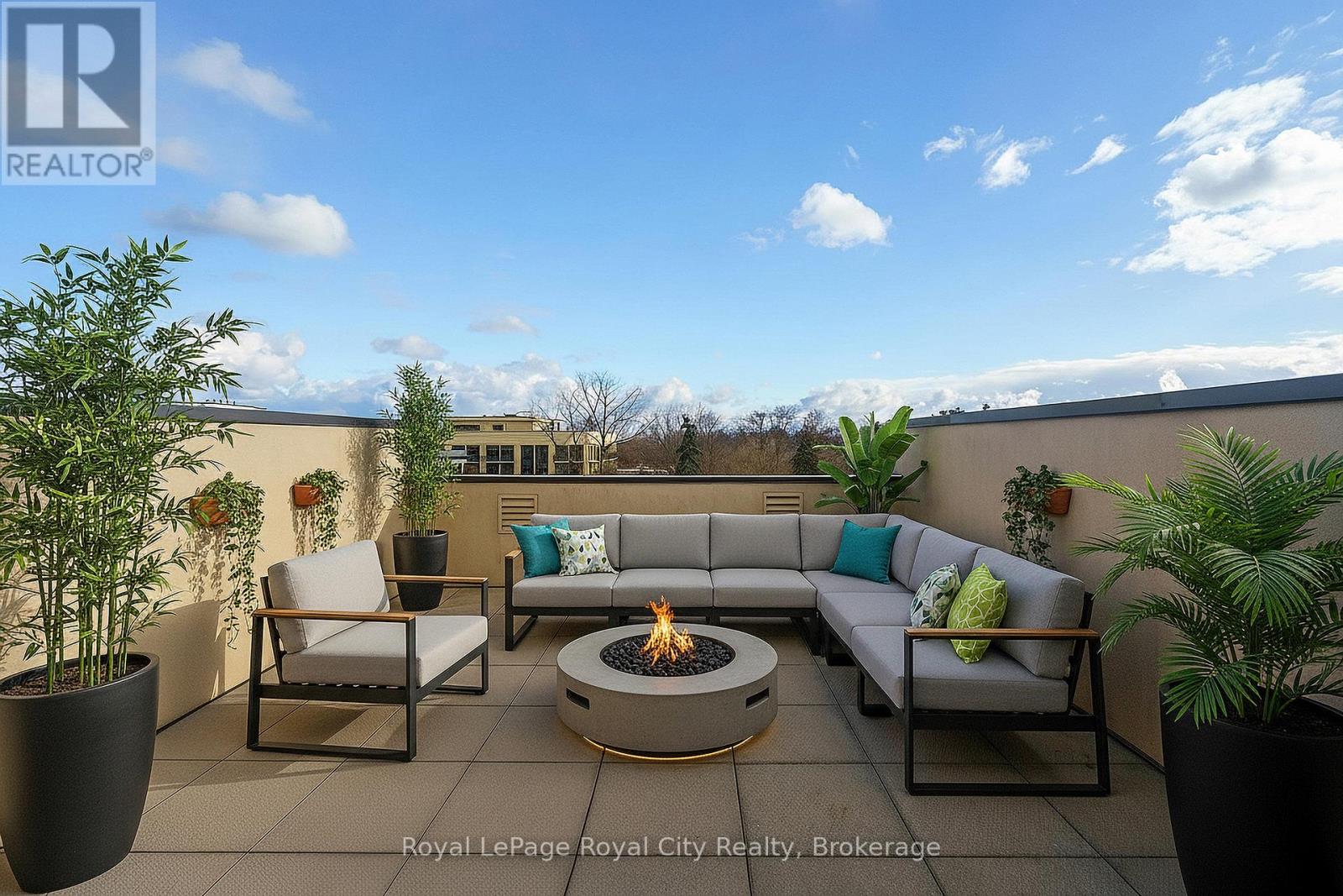 216 Rebecca Street, Oakville (Co Central), Ontario  L6K 1J9 - Photo 40 - W12668404