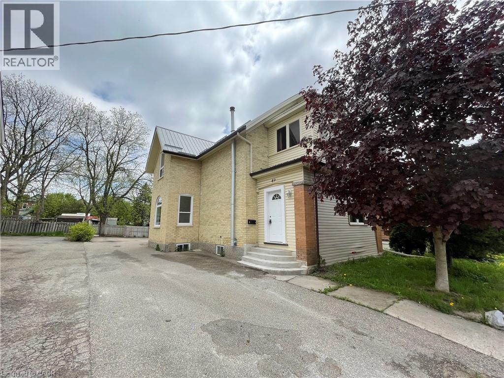 49 Madison Avenue N, Kitchener, Ontario  N2H 2Z5 - Photo 1 - 40796358